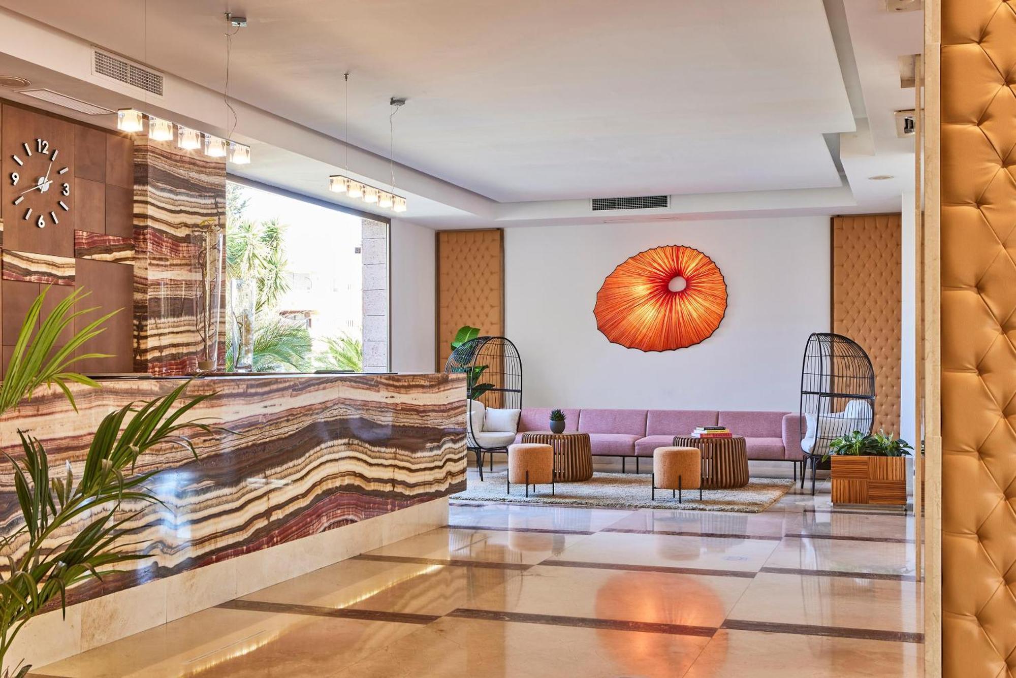 Zafiro Tropic Aparthotel